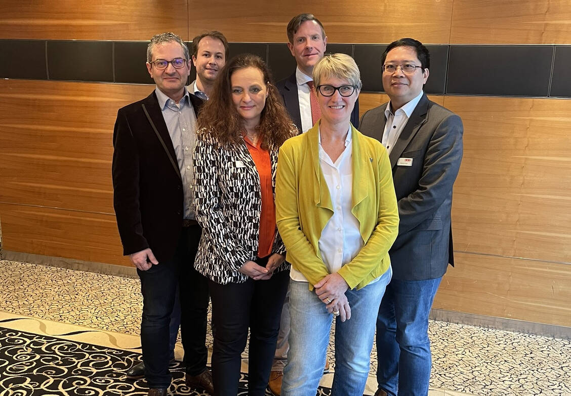 Der neue Vorstand des Landesapothekerverbands Baden-Württemberg (v.l.n.r.): Florian Becker (Vizepräsident), Caspar Spindler, Tatjana Zambo (Präsidentin), Rouven Steeb (Vizepräsident), Friederike Habighorst-Klemm, Patrick Kwik (Schatzmeister). Vorstandsmitglied Martin Buck fehlt im Bild. / Foto: LAV BW