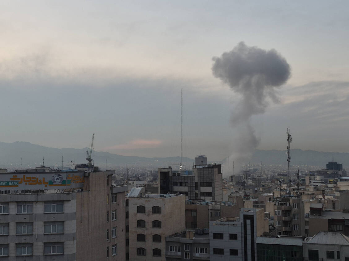 Explosionen in der iranischen Hauptstadt Teheran.  / © Imago/Anadolu Agency