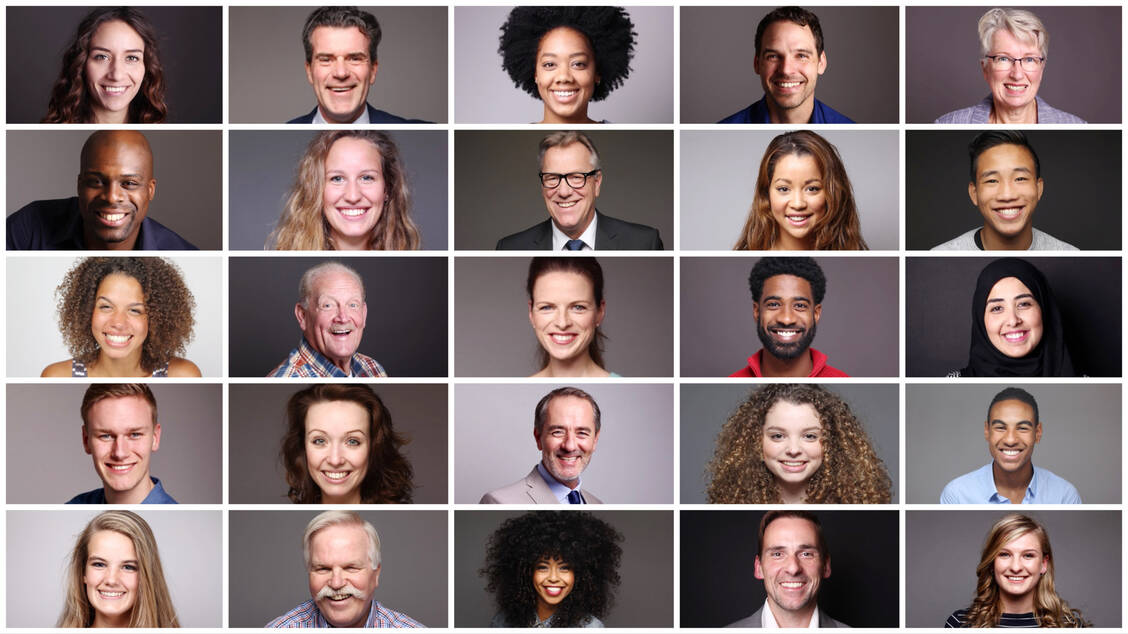 Viele Gesichtsausdrücke wie Freude, Ärger oder Staunen sind rund um den Globus in fast allen Kulturen ähnlich. / Foto: Adobe Stock/Djomas