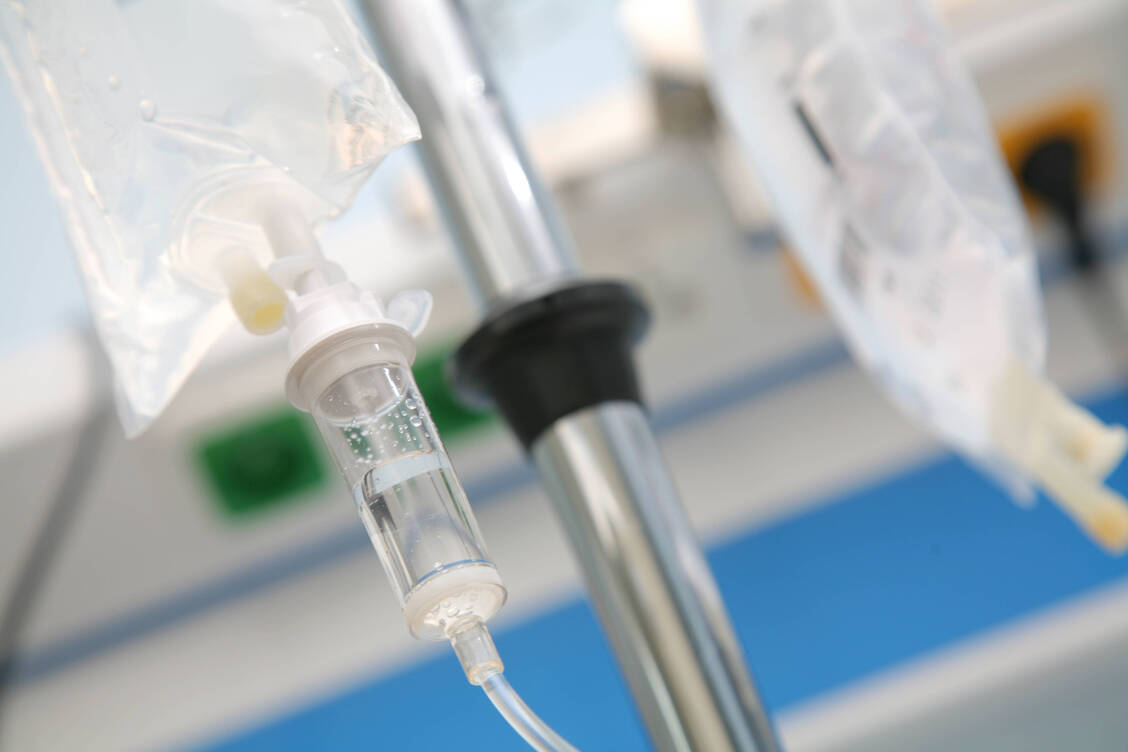 Bei der Verteilung von monoklonalen Antikörpern übernehmen die Klinikapotheken als Drehkreuze eine wichtige Funktion. / Foto: Imago images / Peter Widmann