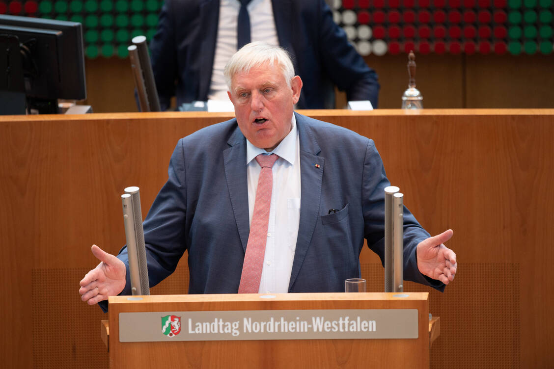 Gesundheitsminister Laumann wertet die Landarztquote als Erfolg.  / Foto: Imago/Sven Simon