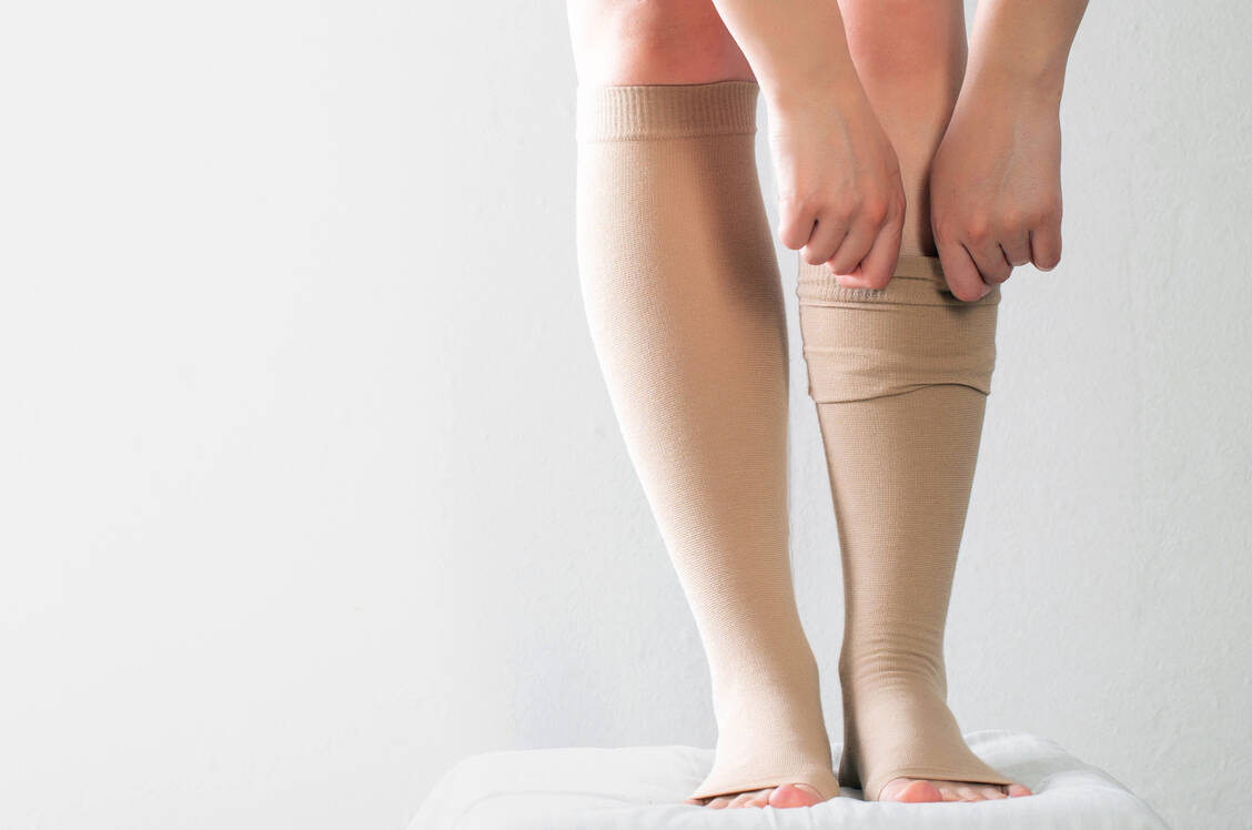 Unbeliebt, aber hilfreich bei Venenproblemen / © Shutterstock/HenadziPechan