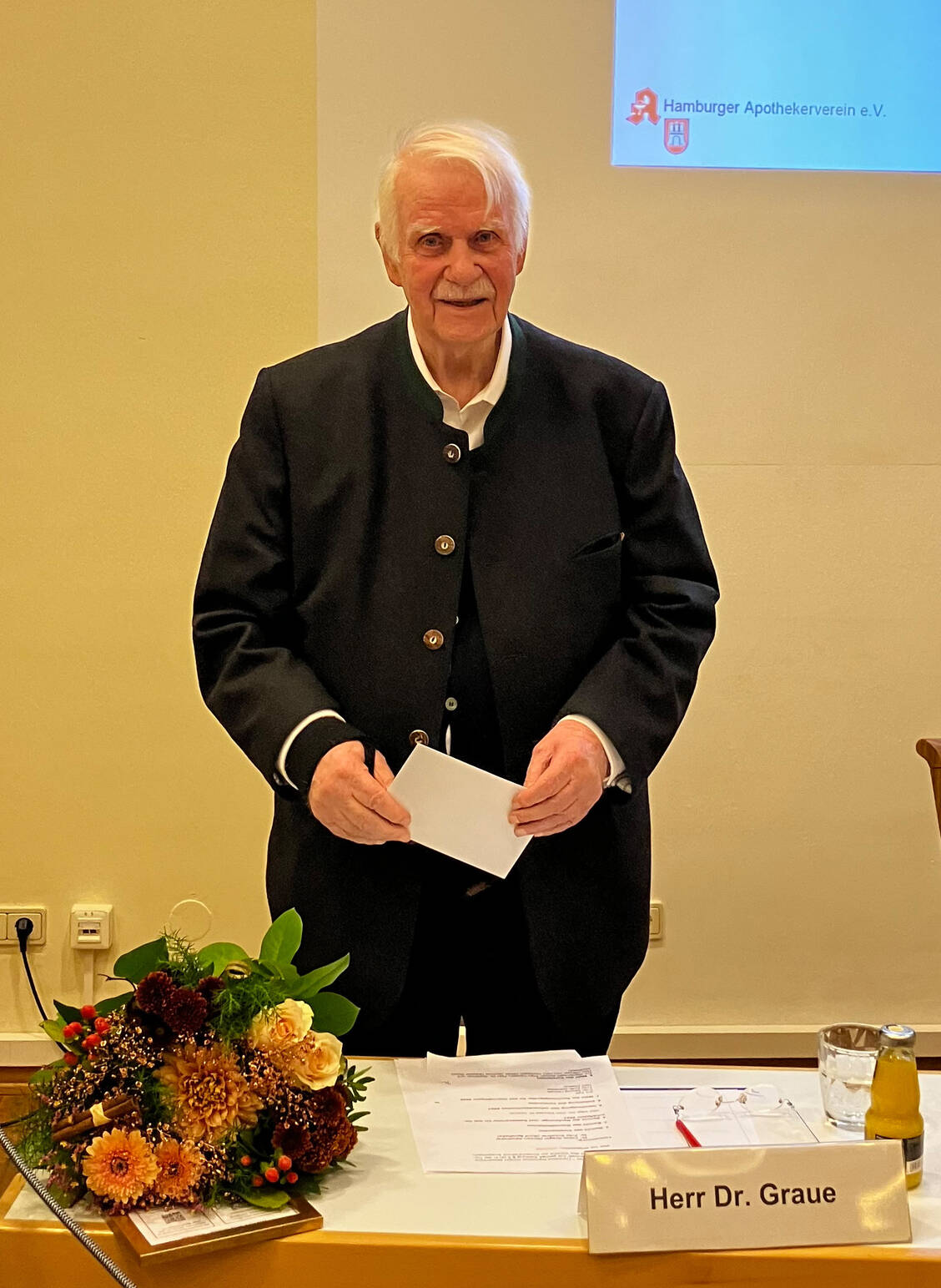 Dr. Jörn Graue ist seit 1982 Vorsitzender des Hamburger Apothekervereins. / © PZ/Daniela Hüttemann