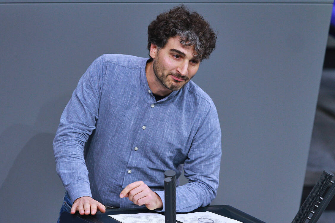 »Die Proteste der Apothekenteams sind wichtig und notwendig«, so Ates Gürpinar (Die Linke). / © Imago / dts Nachrichtenagentur