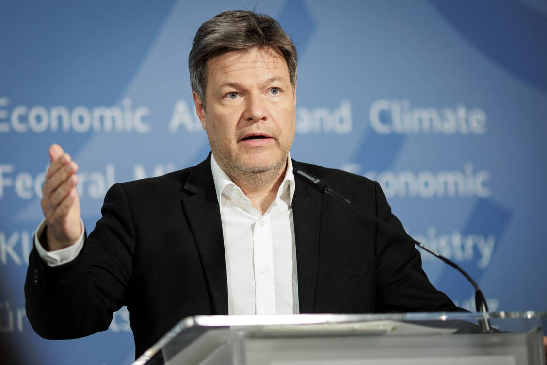 Wirtschaftsminister Robert Habeck besuchte mehrere deutsche Pharmastandorte.  / Foto: IMAGO/photothek