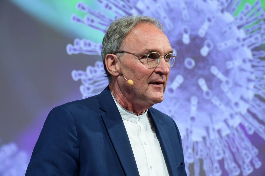 Professor Dr. Jochen Maas von der Technischen Hochschule Mittelhessen denkt, dass mit den richtigen politischen Rahmenbedingungen für die Pharmaindustrie die Zukunftsperspektiven für Deutschland verbessert werden können. / Foto: PZ/Alois Müller