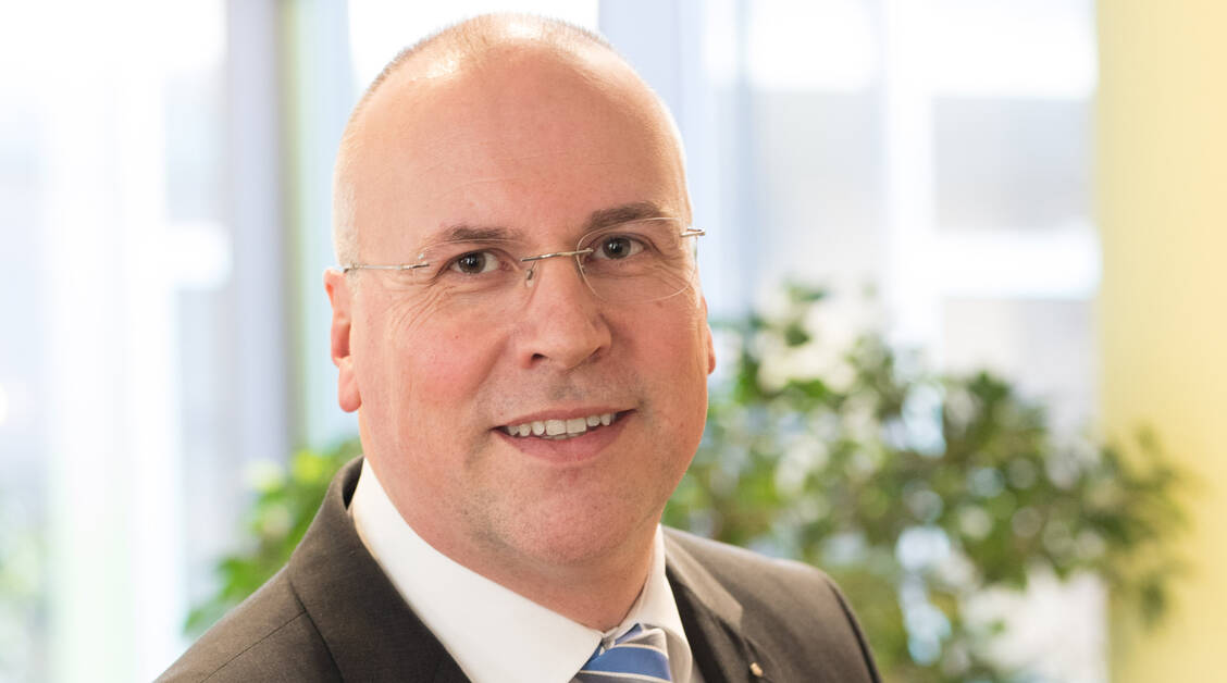 Johannes Bauernfeind, Chef der AOK Baden-Württemberg, fordert eine Reform der Rabattverträge. / Foto: PORTIUS PICTURES