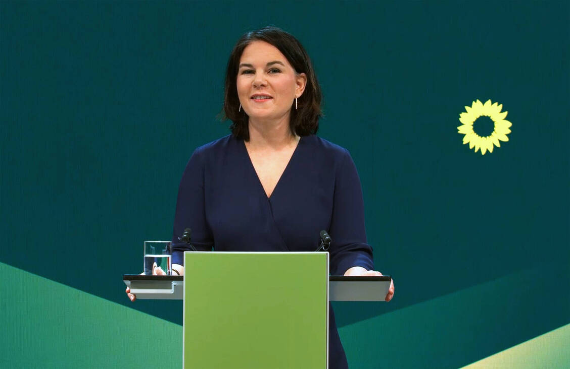 Die Grünen-Politikerin Annalena Baerbock hat noch nie ein Regierungsamt bekleidet und will nun Bundeskanzlerin werden. Was kann das für die Apotheker bedeuten? / Foto: imago images/sepp spiegl