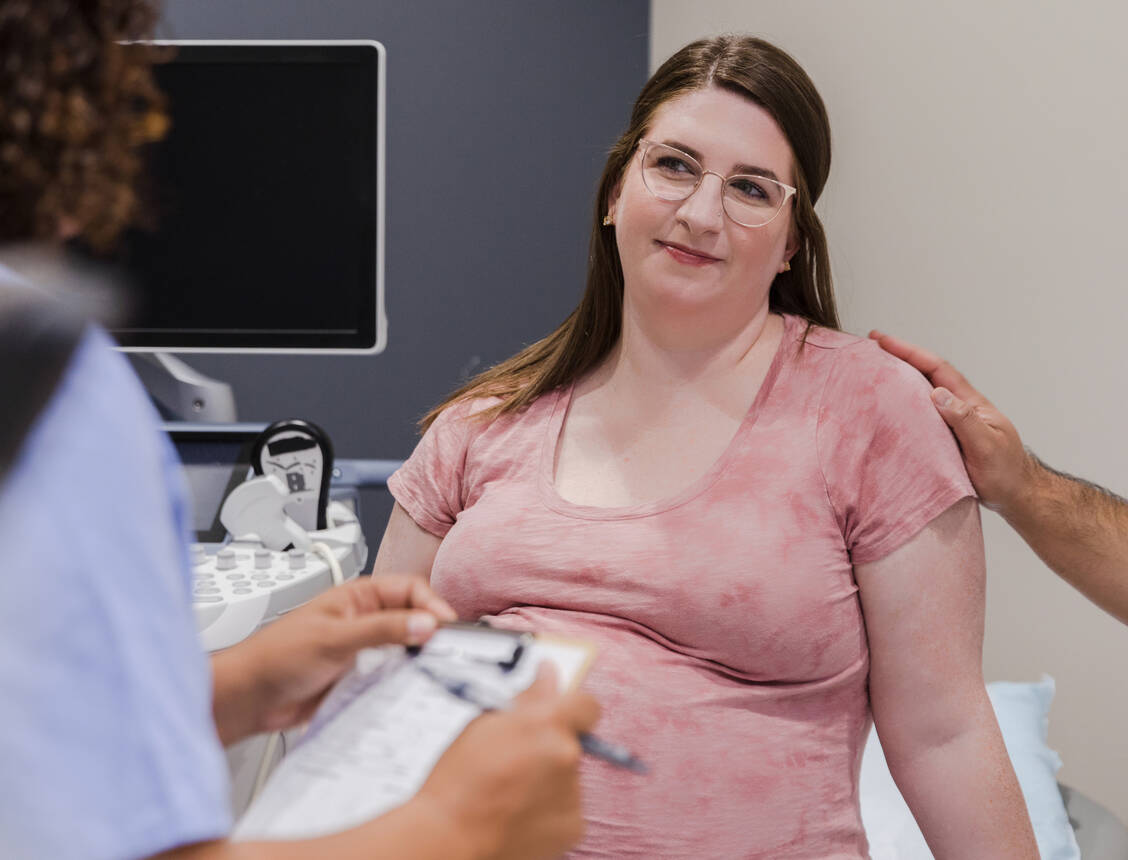 In der Schwangerschaft sind werdende Mütter besonders empfänglich für Ratschläge zu einer gesunden Lebensführung. / © Getty Images/SDI Productions