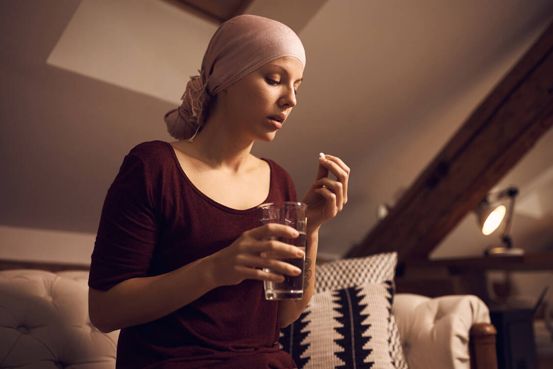 Orale Krebsmittel haben eine sehr geringe therapeutische Breite. Ein Drug Monitoring hilft, Nebenwirkungen zu vermeiden.  / Foto: Adobe Stock/Drazen