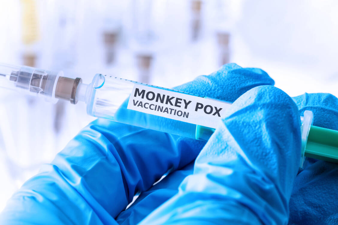 Der Pockenimpfstoff Imvanex von der Firma Bavarian Nordic ist auch gegen Mpox zugelassen. / © Adobe Stock/Tobias Arhelger