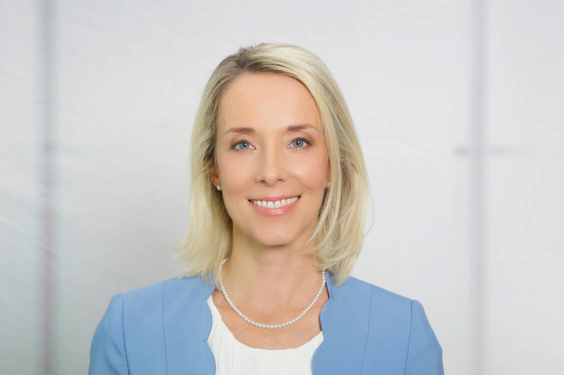 Stefanie Stoff-Ahnis, Vorstand beim GKV-Spitzenverband kritisiert den jüngsten Novartis-Vorschlag jährlich 100-Behandlungen von Zolgensma zu verlosen. / Foto: GKV-Spitzenverband