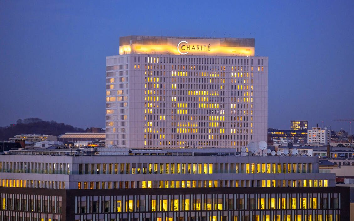 An der Berliner Charité wird derzeit Alexej Nawalny behandelt. Der Zustand des russischen Politikers ist offenbar ernst, aber nicht lebensbedrohlich. / Foto: Imago/Joko