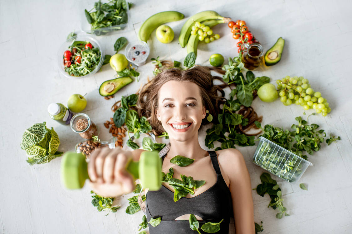 Kein Tabak, wenig Alkohol, gesunde Ernährung und viel Sport – die Formel für ein langes, gesundes Leben ist allgemein bekannt, es hapert nur an der Umsetzung. / Foto: Adobe Stock/Rossand Helen photographers