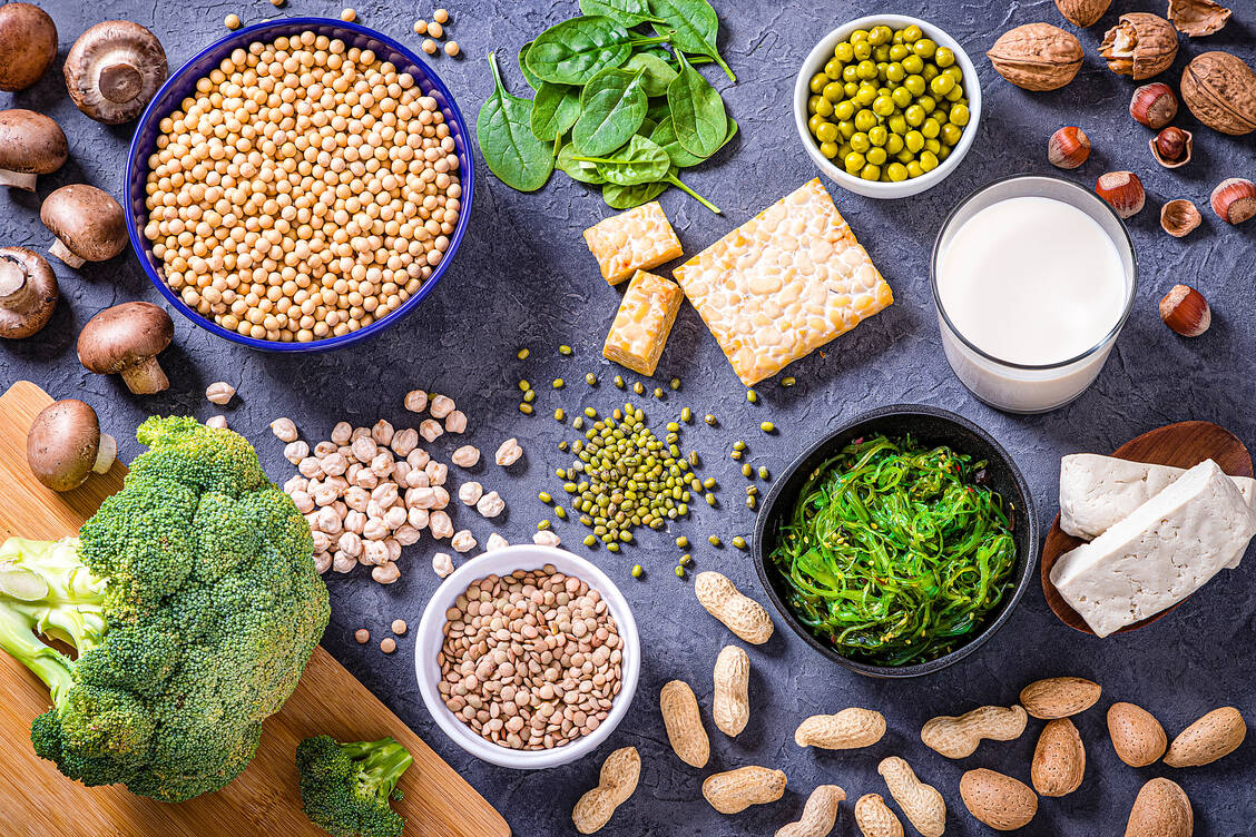 Wer täglich diese Lebensmittel auf seinem Speiseplan stehen hat, braucht keine High-Protein-Produkte oder gar Proteinpulver. / Foto: Getty Images/carlosgaw