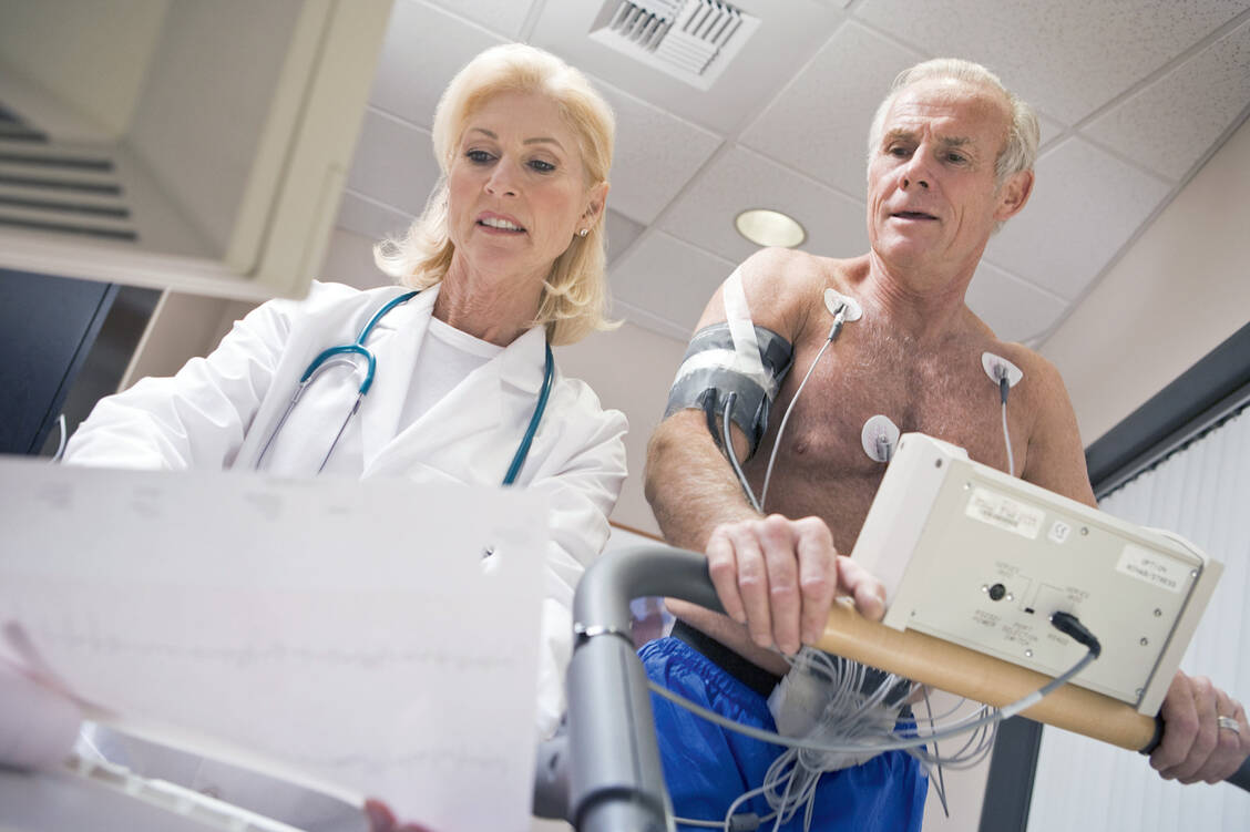 Für die meisten Herzpatienten ist Sport empfehlenswert. Wie stark die Belastung ausfallen darf, verrät eine neue Leitlinie. / Foto: Shutterstock/Monkey Business Images