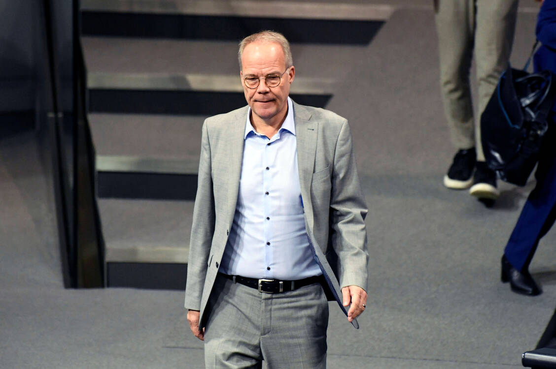 Das GKV-Sparpaket ist auf dem Weg ins parlamentarische Verfahren – dort werde man um Nachbesserungen ringen, kündigte SPD-Fraktionschef Matthias Miersch an. / © Imago/Future Image
