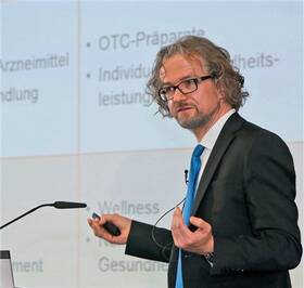 Apotheken sollten sich beim Thema Versorgungsmanagement verstärkt engagieren, sagte Gesundheitsökonom Jörg Saatkamp.