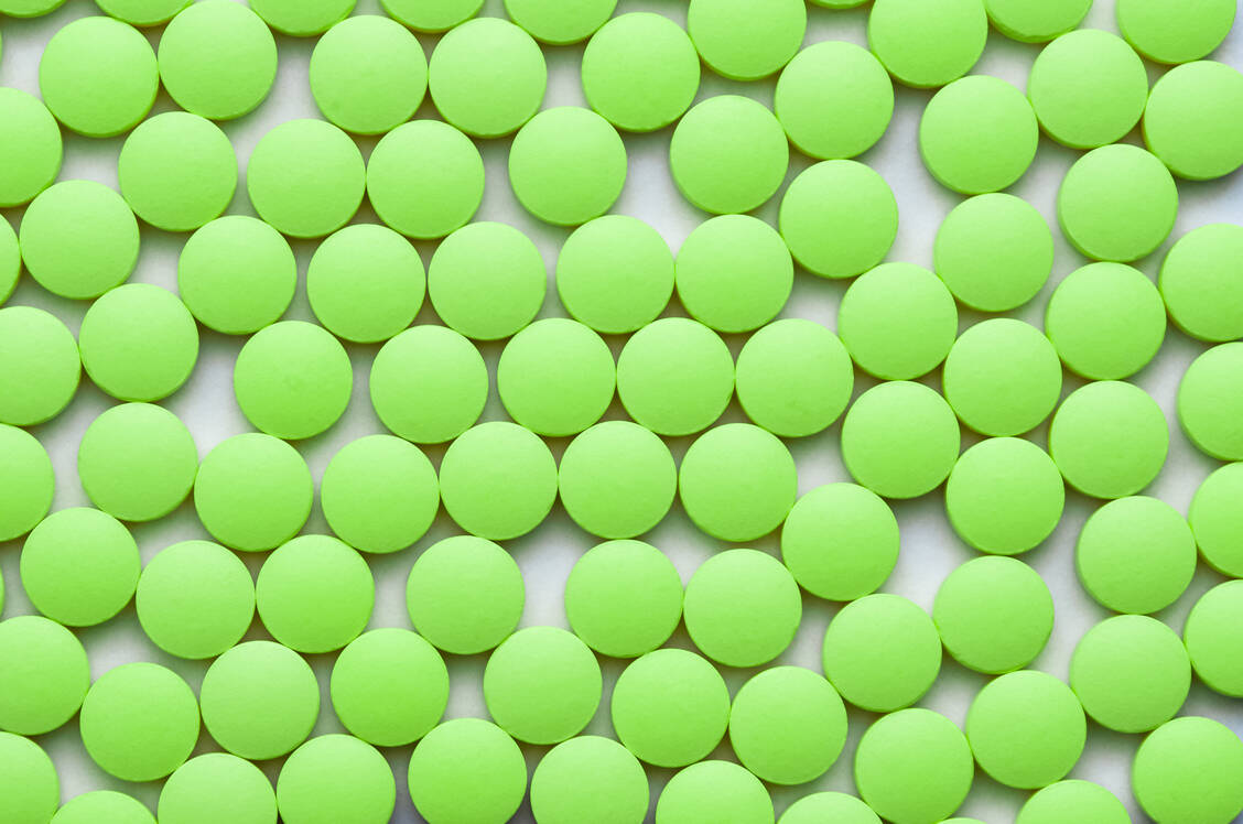 Wenn Apotheken Arzneimittel patientenindividuell verblistern, müssen sie bei der Abgabe zumindest vorerst keine Chargen mehr übermitteln. / Foto: Imago/PantherMedia / Andrei Barmashov