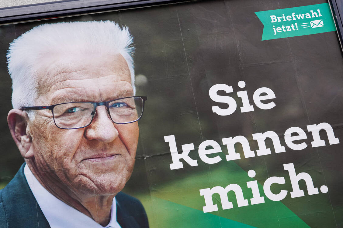 Baden-Württembergs Ministerpräsident Winfried Kretschmann (Grüne) freut sich über eine Bestätigung des Wahlergebnisses bei den diesjährigen Landtagswahlen. / Foto: imago images/foto2press