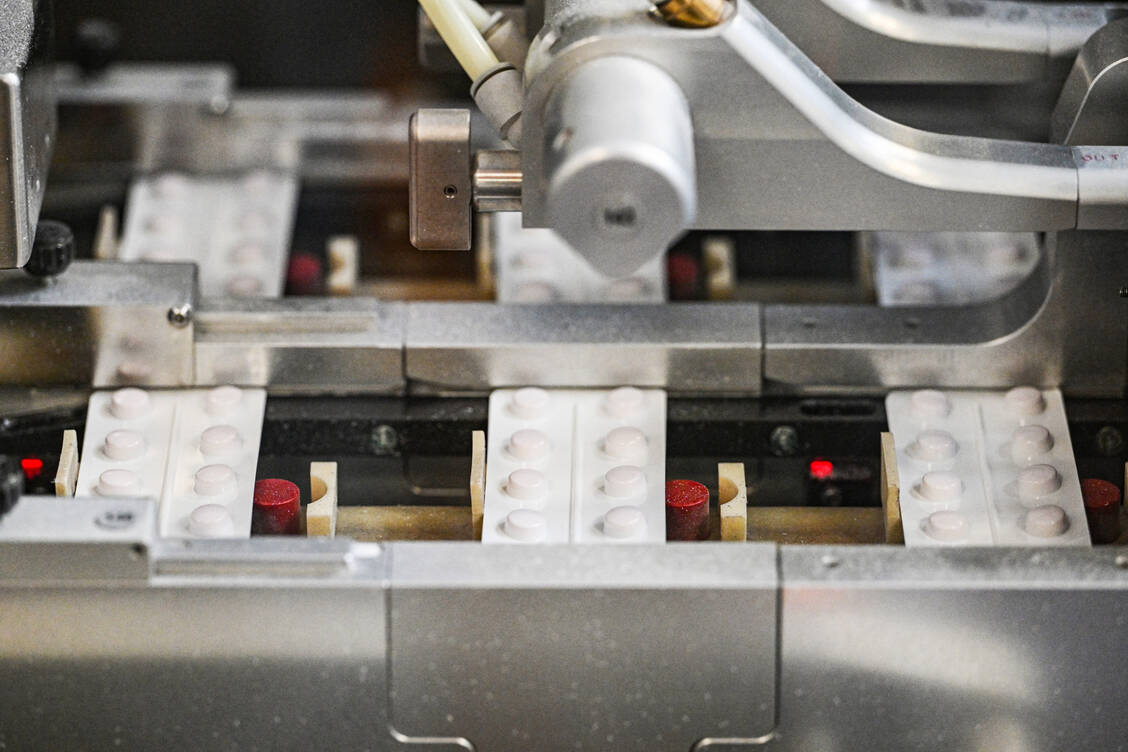 Vertreter der Pharmaindustrie warnen vor einer Schwächung der einheimischen Produktion.   / © Imago/Funke Foto Services