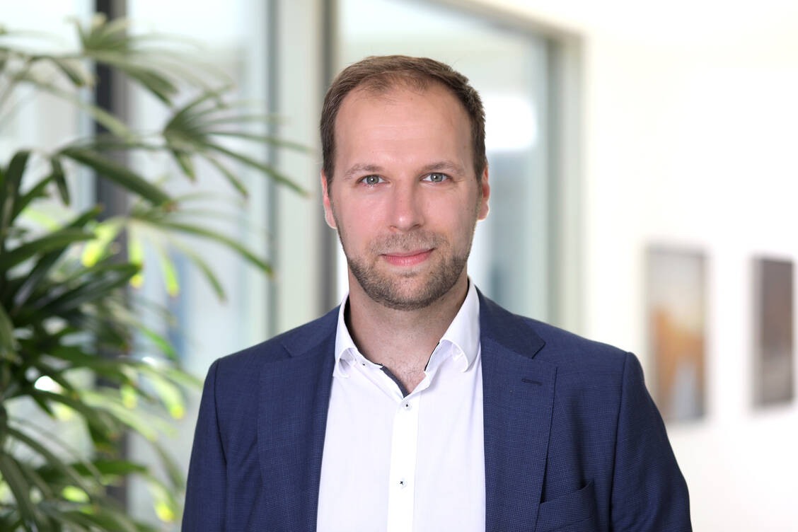 Apotheker Dr. Karl Sydow leitet die Stabsstelle Digitale Gesundheit des BAH.  / Foto: Bilschön/Müller