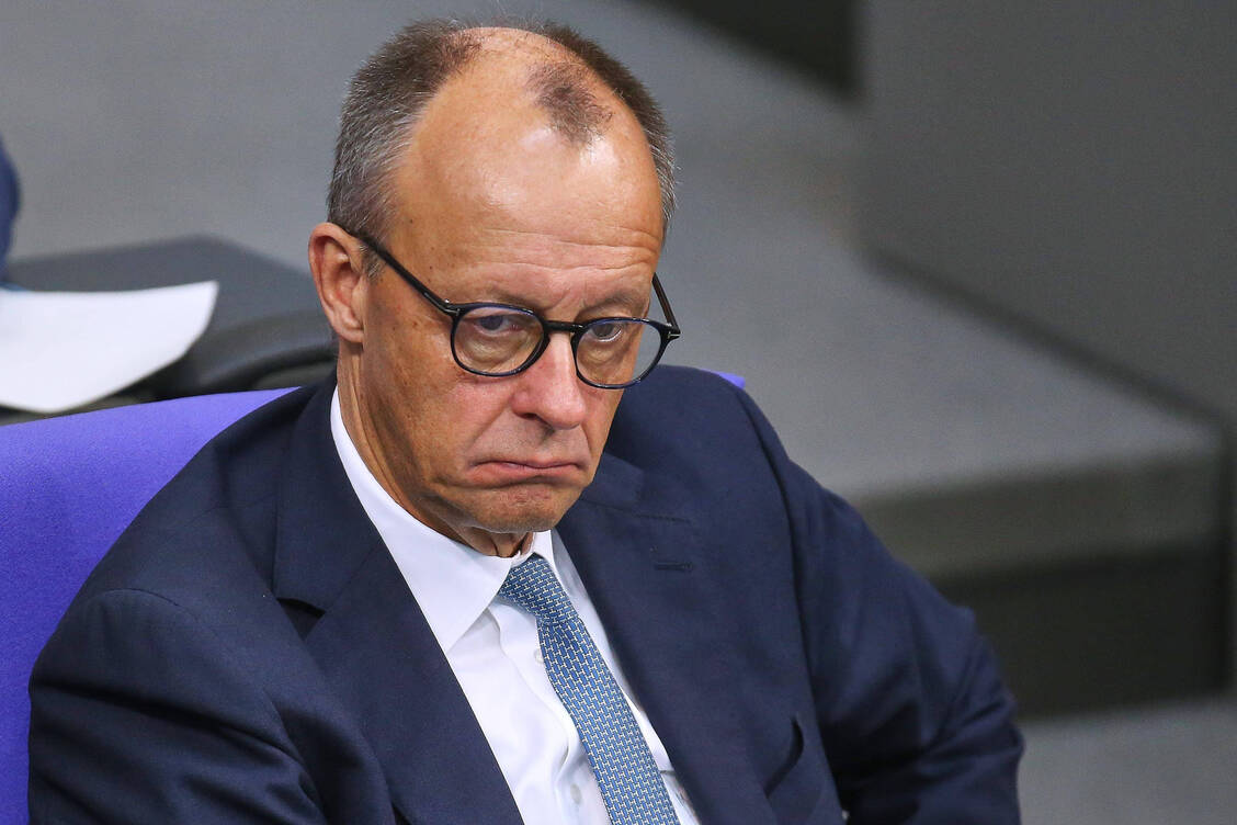 Bundeskanzler Friedrich Merz (CDU) verteidigt eigene Unbeliebtheit und zahlreiche Kommunikations-Fauxpas.  / © Imago/dts Nachrichtenagentur