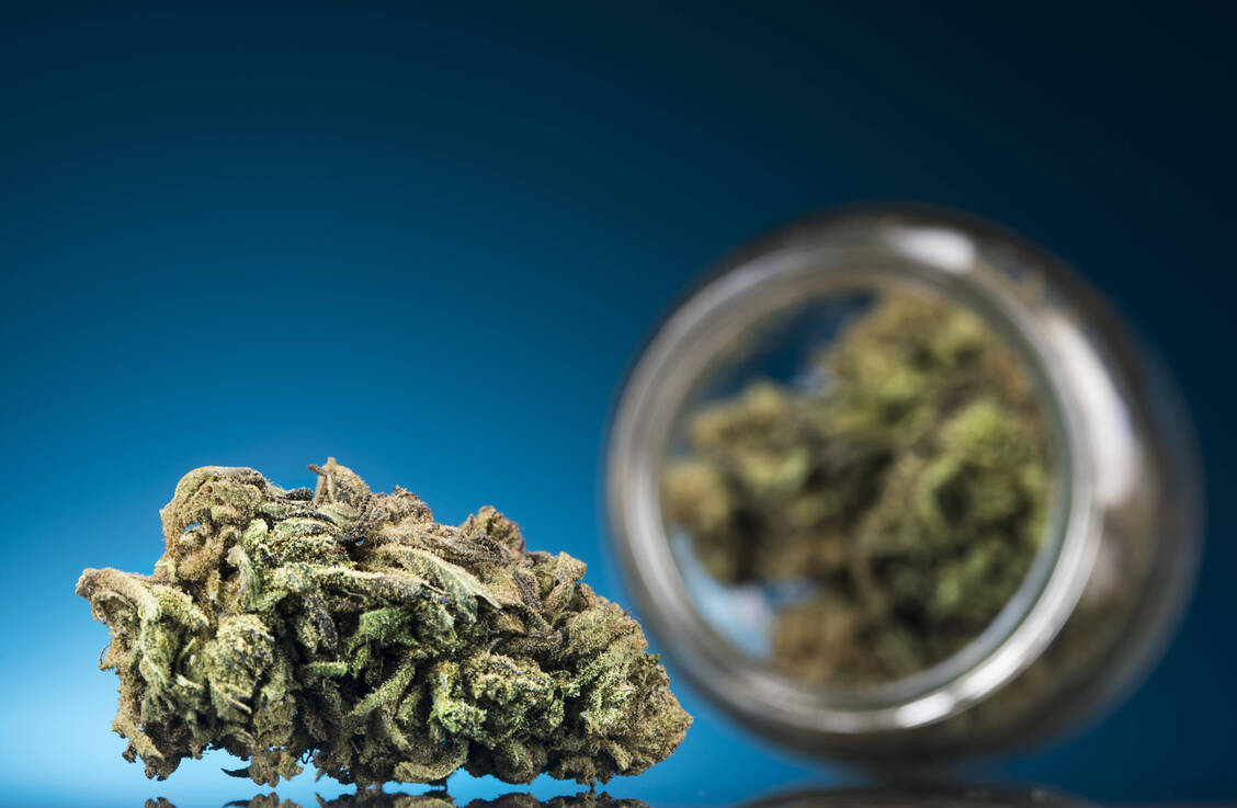 Wird es in Apotheken bald die kontrollierte Cannabis-Abgabe geben? / Foto: Imago Images / Panthermedia