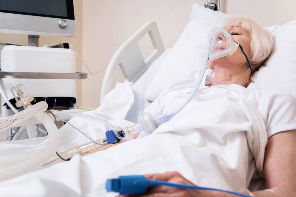 Bislang kam Remdesivir nur für schwer erkrankte Covid-19-Patienten infrage, die auf eine externe Sauerstoffzufuhr angewiesen sind. Das ist in den USA nun kein Kriterium mehr. / Foto: Shutterstock/Dmytro Zinkevych