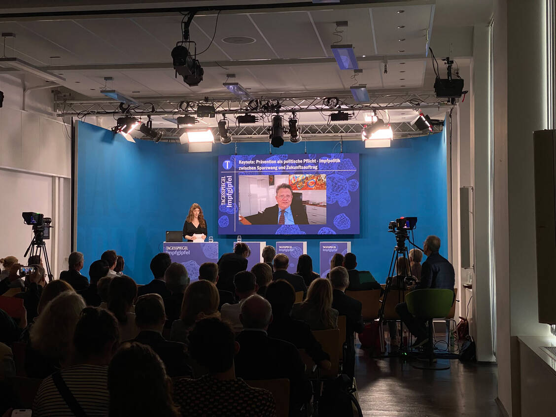 Beim siebten Impfgipfel des »Tagesspiegel« war heute Andreas Philippi (SPD), Niedersachsens Gesundheitsminister, zugeschaltet. / © PZ/ Alexandra Amanatidou