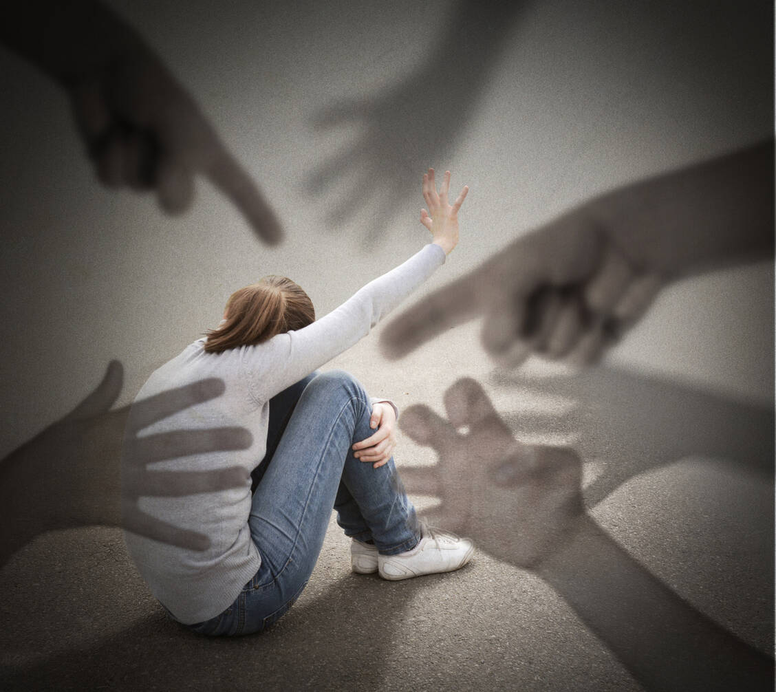 Halluzinationen können bei Schizophrenie verschiedene Sinne betreffen. / Foto: Adobe Stock/cranach