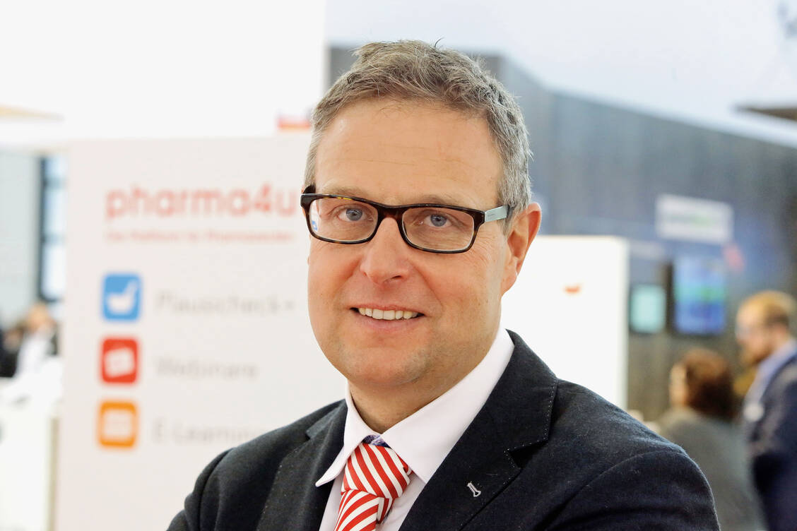 Ulrich Brunner, Geschäftsführer von Pharma4u: »Der MediCheck kommt genau zum richtigen Zeitpunkt.« Auf der Expopharm wird das Unternehmen das neue Tool zur Medikationsanalyse vorstellen. / Foto: PZ/Alois Mueller