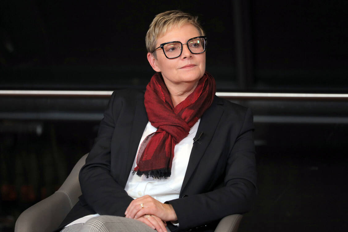 Die SPD-Gesundheitspolitikerin und Ärztin Sabine Dittmar erklärt im Gespräch mit der PZ, wie die Ampel-Koalition Apotheken-Impfungen einführen will (Archivbild). / Foto: PZ/Philipp Külker