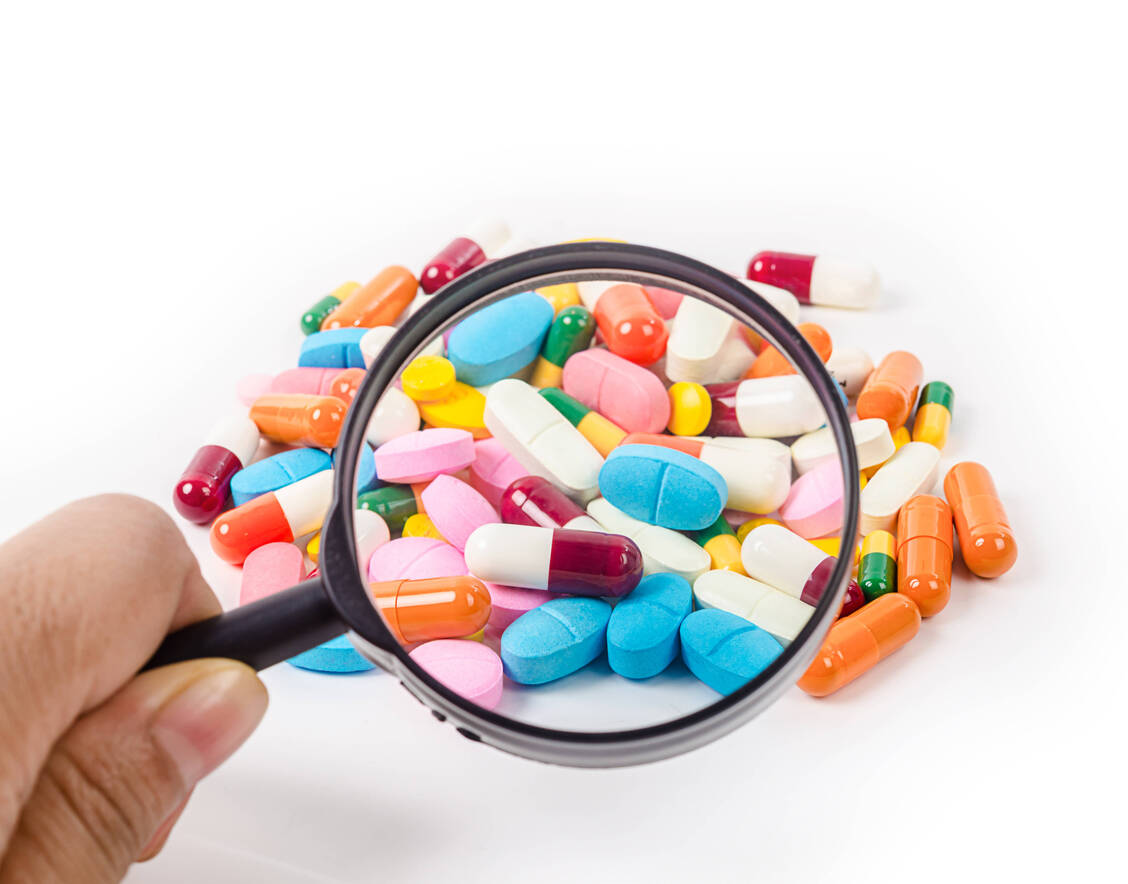 Kritisch wurde im Plenum der Apothekerschaft angemerkt, ob es überhaupt möglich sei, eine Sanktionierung Dritter zu fordern. / Foto: Imago/YAY Images