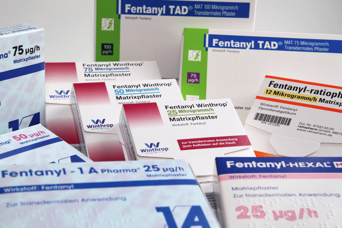 Suchtkranke beschaffen sich mitunter gebrauchte Fentanyl-Pflaster und kochen sie aus, um die Restmengen in Lösung zu bringen. / Foto: Alcibiades