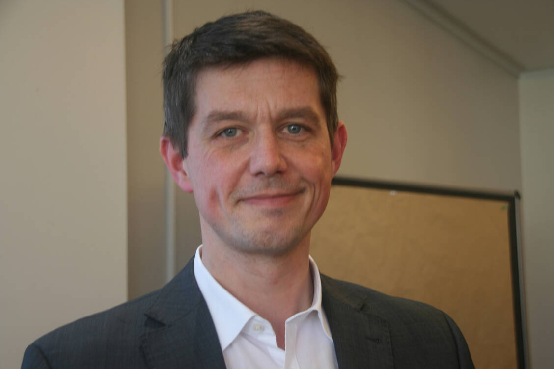 Kammerpräsident Dr. Christian Ude gab einen Sachstandsüberblick zur zweimonatigen Vorstandsarbeit.   / © PZ/Wolf
