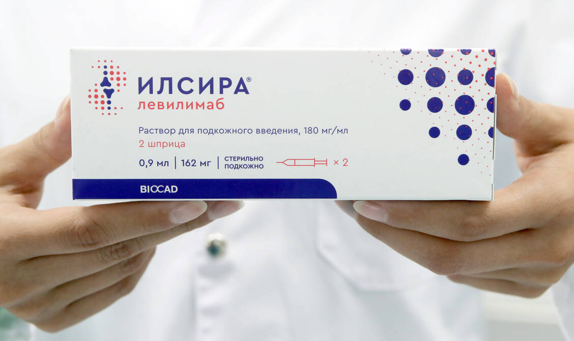 Russland prescht vor bei der Arzneimittelzulassung – nicht nur in Sachen Impfung. Der Interleukin-6-Rezeptor-Antikörper Levilimab wird schwer kranken Covid-19-Patienten als Einmaldosis subkutan verabreicht. / Foto: Imago Images/ITAR-TASS