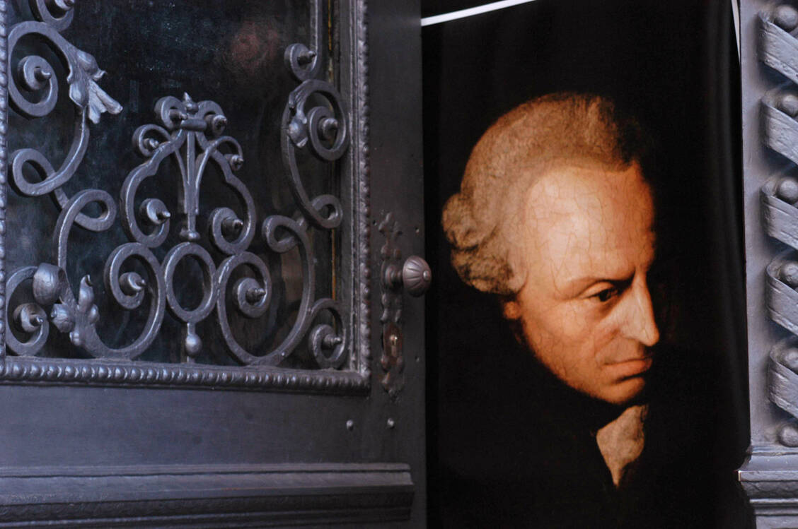 Immanuel Kant betrachtete die Pharmazie und Medizin kritisch, folgte den wissenschaftlichen Erkenntnissen jedoch mit regem Interesse. / Foto: Imago Images/Manja Elsässer