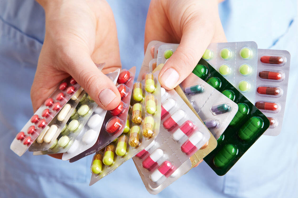 Generika sind für die Krankenkassen deutlich günstiger als patentgeschützte Arzneimittel. Fast 80 Prozent machen Generika an den verordneten Arzneimittel im Jahr 2019 aus. / Foto: Fotolia/Robert Kneschke
