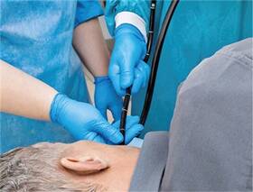 Die Sedierung hat endoskopische Untersuchungen wie die Magenspiegelung für den Patienten deutlich angenehmer gemacht. Er verschläft sie sozusagen.
<p class="fotonachweis">Foto: Fotolia/Kot63</p>