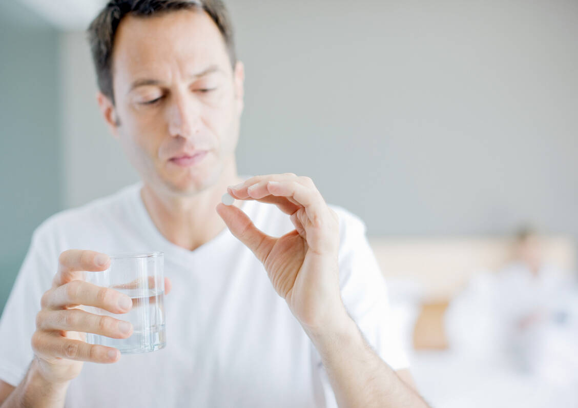 Es wäre fast zu schön, um wahr zu sein, wenn das als Potenzmittel bekannte Sildenafil auch vor Alzheimer schützt (Symbolbild). / Foto: Getty Images/Paul Bradbury