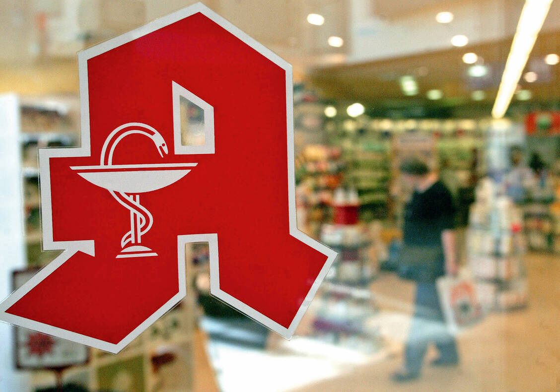 Künftig sollen die Apotheken zusätzliche Dienstleistungen anbieten können, das sieht ein geplantes Gesetz vor. Die Gesetzliche Krankenversicherung will dies aber nicht extra vergüten. / Foto: dpa