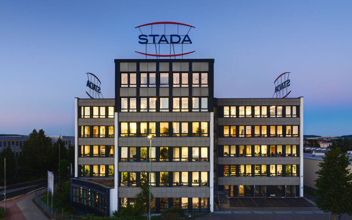 So viele Packungen, wie noch nie in der 125-jährigen Firmengeschichte, hat Stada im März produziert – es waren 63 Millionen. / Foto: STADA