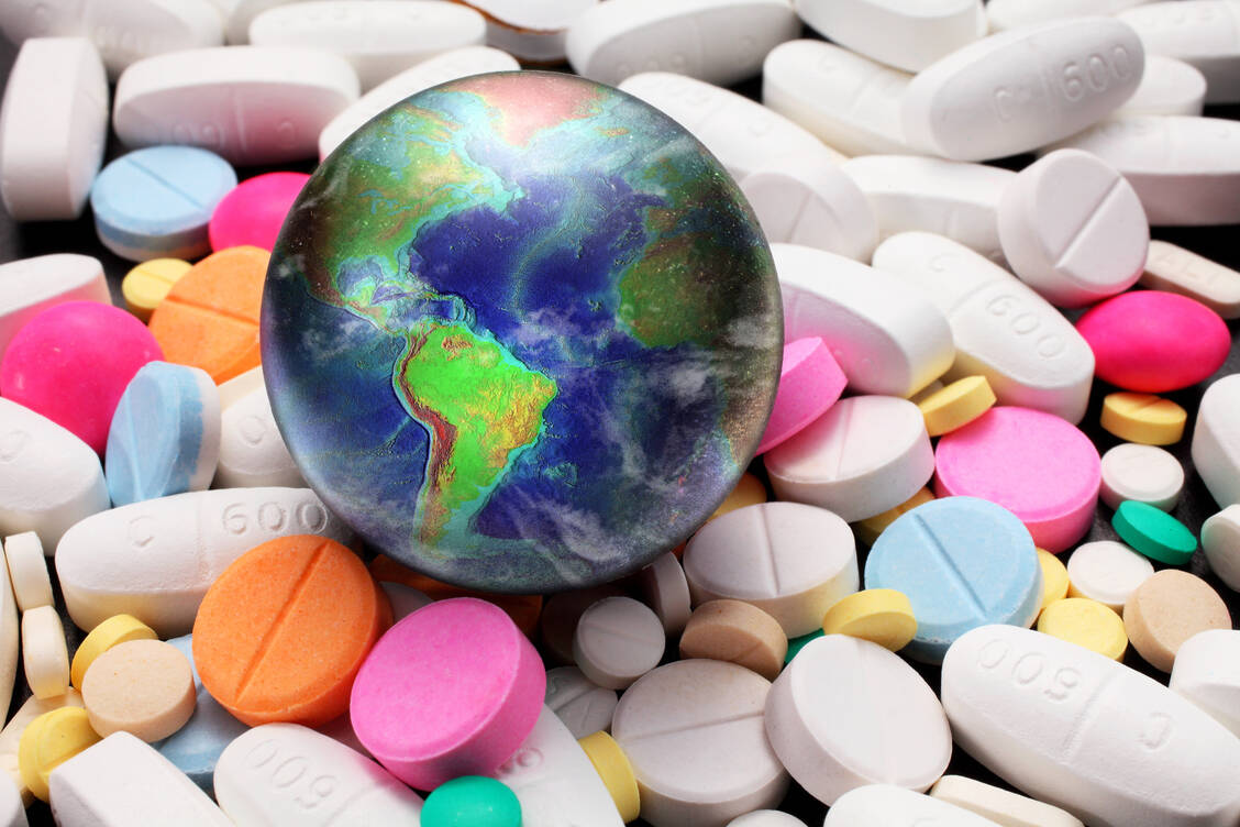 In vielen Ländern der Welt übernehmen die Apotheker mehr Aufgaben und Verantwortung bei der Gesundheitsversorgung. Vieles könnten die Pharmazeuten auch hierzulande leisten.  / Foto: Adobe Stock/831days