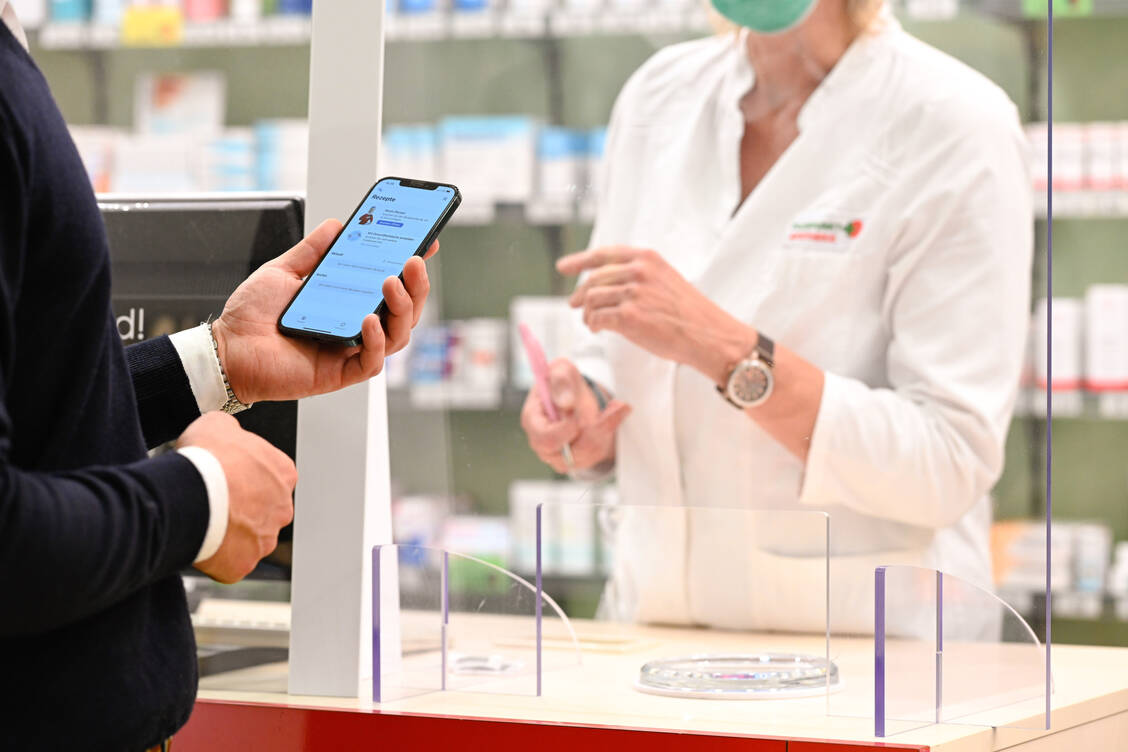 Noch zu wenige Softwareanbieter und Krankenkassen nutzen laut Gematik vor der Einführung des E-Rezepts die bundesweite Testphase. / Foto: picture alliance/dpa
