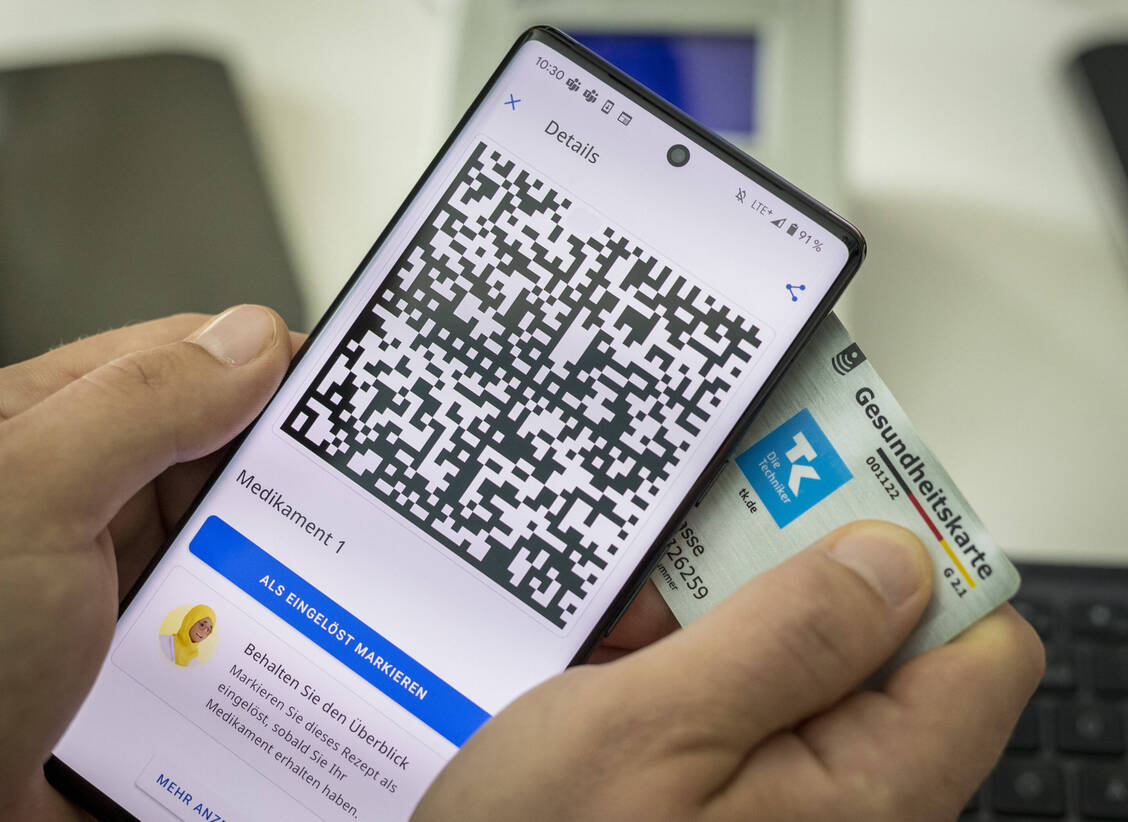 Ab sofort informiert die ABDA Apotheken und andere Interessierte in einem Newsletter über das E-Rezept. / Foto: IMAGO/photothek