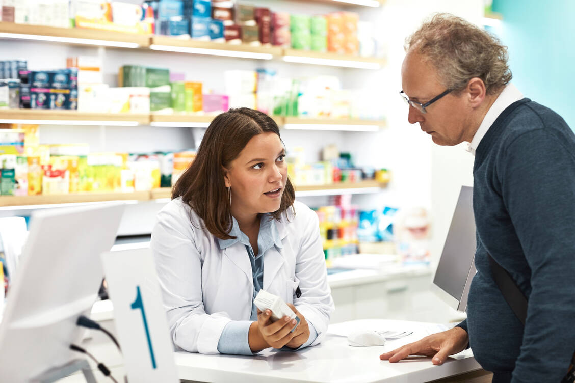 Bei jeder Methotrexat-Abgabe sollten Apotheker sorgfältig prüfen, ob der Patient das Anwendungsschema mit nur einer Gabe pro Woche wirklich verstanden hat. / © Getty Images/Morsa Images