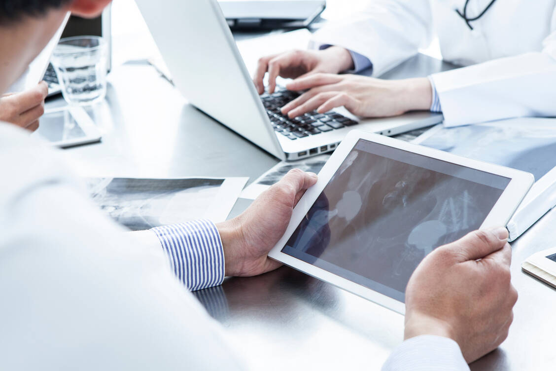 Beim »Opt out«-Verfahren erhält man nur dann keine digitale Patientenakte, wenn man der Einrichtung einer ePA widerspricht.  / Foto: Adobe Stock/Monet