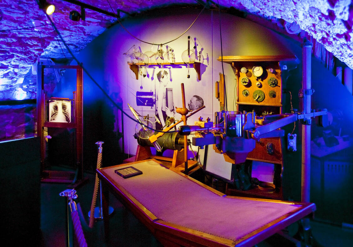 Sein Labor wird im Deutschen Röntgen-Museum in Wilhelm Conrad Röntgens Heimatstadt Remscheid nachgestellt. / Foto: Imago/Zoonar
