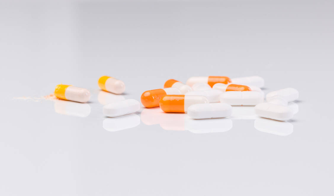 Laut vfa muss das AMNOG-Regelwerk der Nutzenbewertung und Preisverhandlung an die Weiterentwicklung in der Medizin angepasst werden. / Foto: Adobe Stock/StudioLaMagica